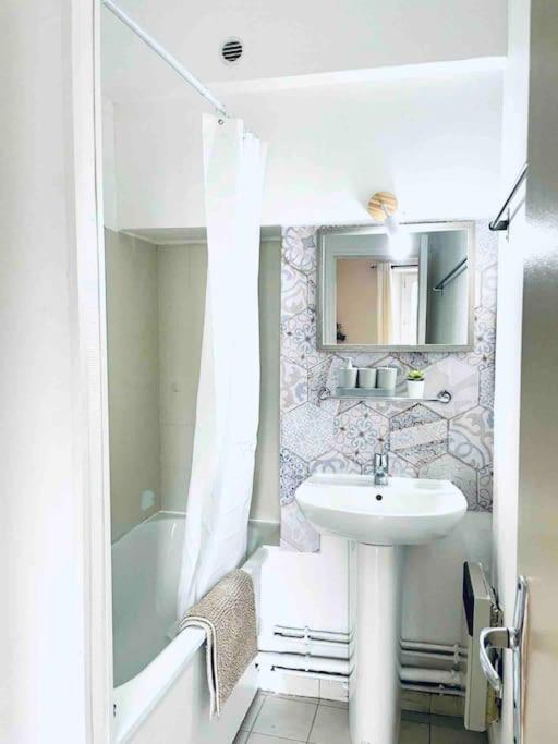 Cosy Studio In The Center Of Fontainebleau Esterno foto
